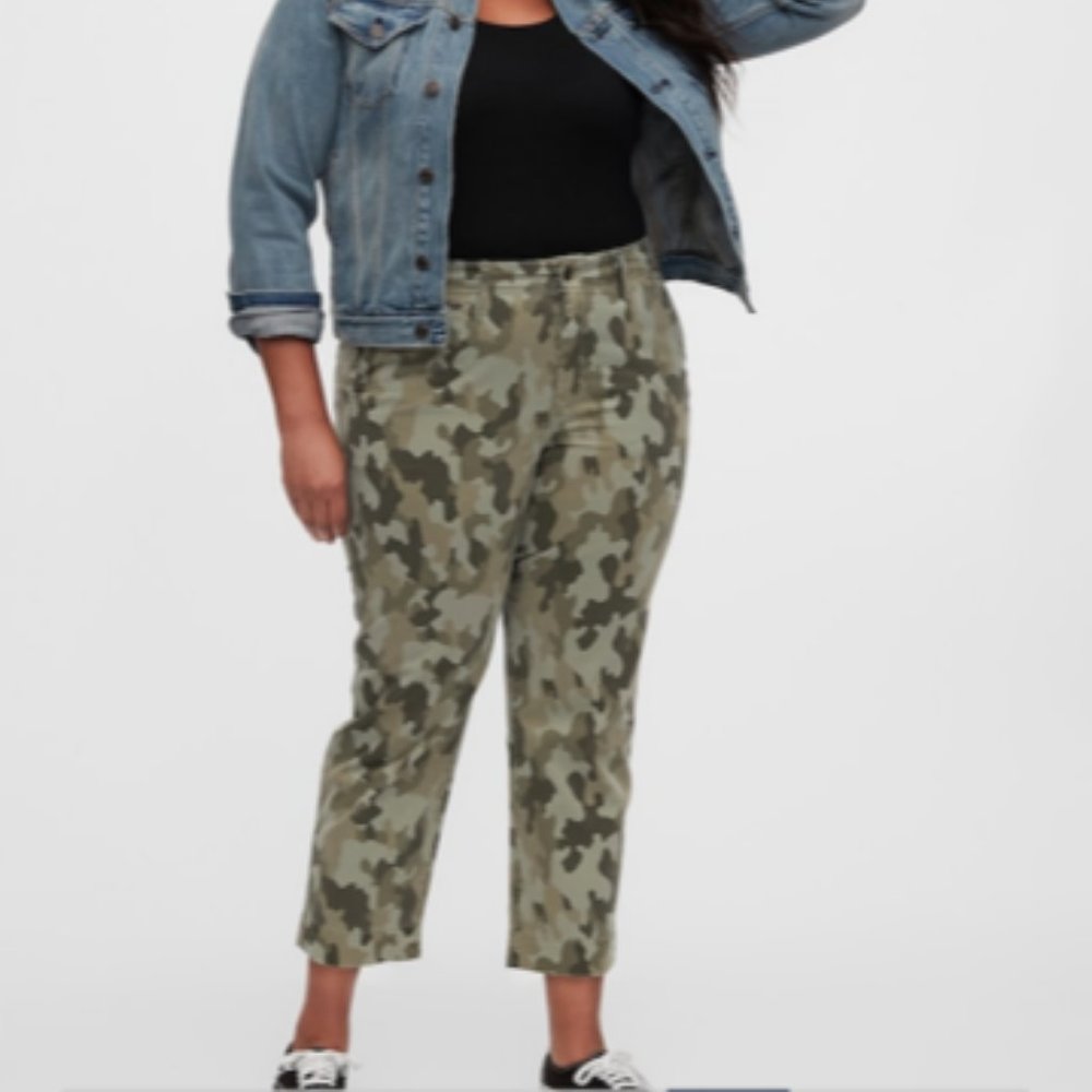 Gap Camo Straight Leg Khakis 2P